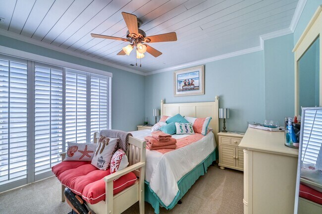 Photo - GORGEOUS FURNISHED OFF-SEASON RENTAL AVAIL...