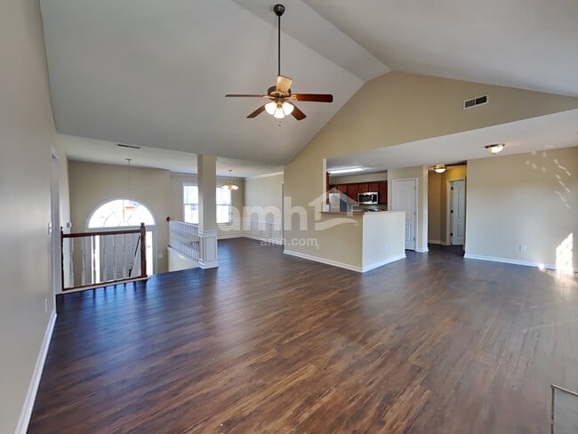 Photo - 733 Clear Cir