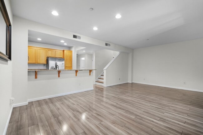 Photo - 628 Boardwalk Way