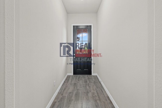 Photo - 348 Paloma St