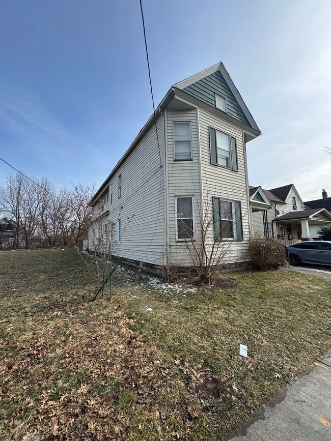 3821 E 55th St Unit 3821 E 55th St - #4