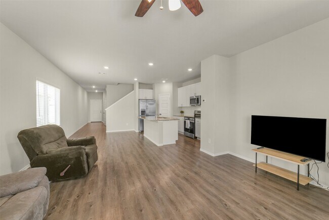 Photo - 21610 Desert Lilly Rd