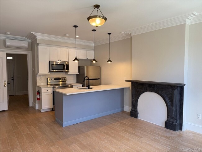 Building Photo - 194 Lander St Unit Apt 1