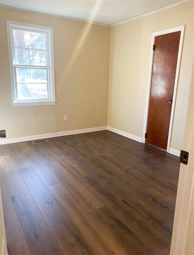 Photo - 3 Bed 2 Bath in Oxford!