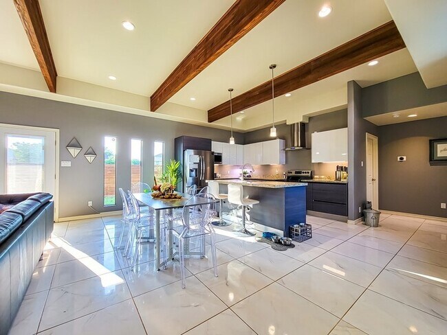 Photo - 2375 Oak Breeze Cir