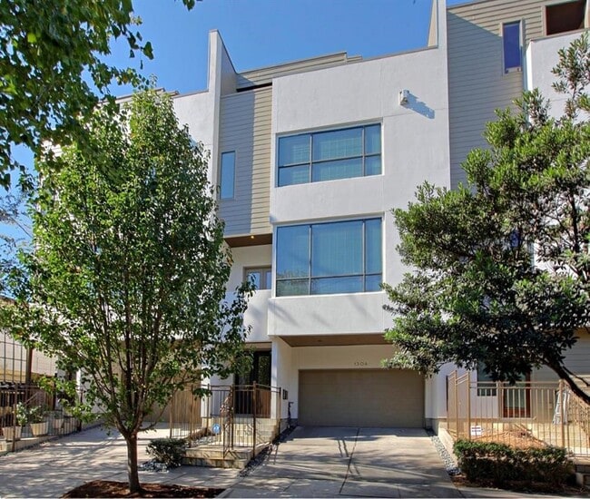 Photo - 1504 Hazel St