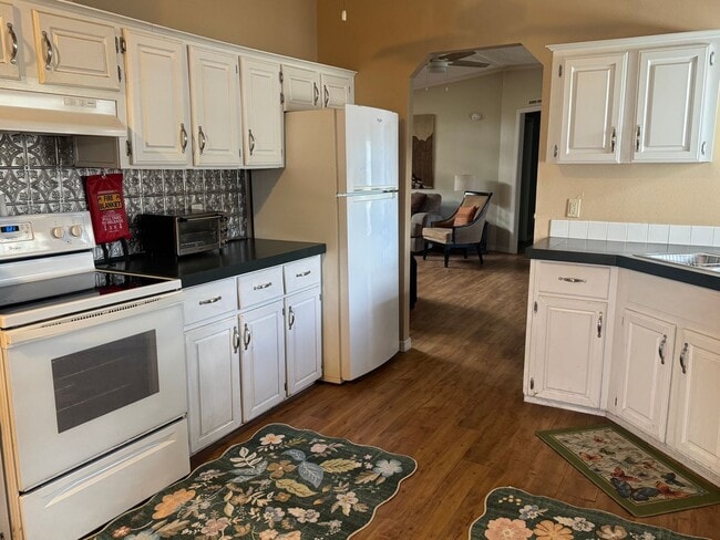 Photo - Spacious Furnished 3 Bedroom, 2 Bath Triple-Wide Manufactured Home – South of Live Oak, FL