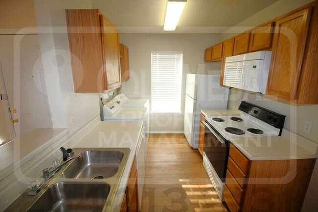 Photo - 1708 Spring Rose Cir