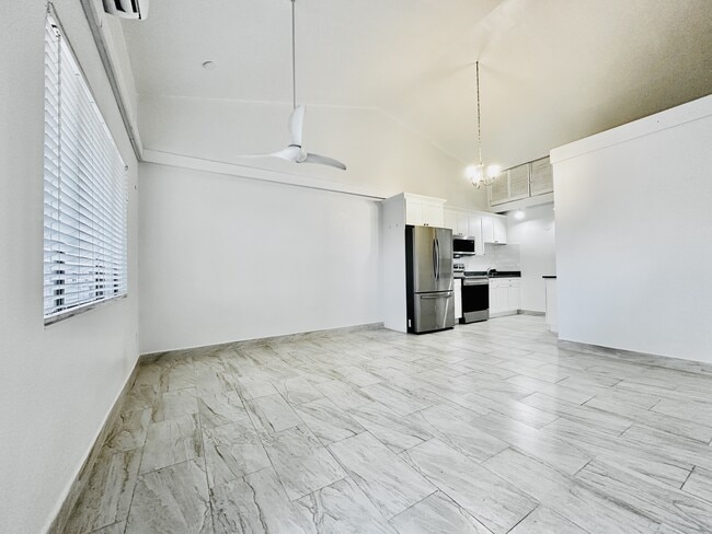 Photo - 826 Wiggins Pass Rd