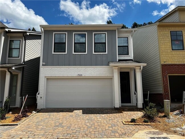Photo - 713 Stickley Oak Way