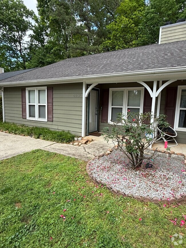 Building Photo - 4067 Coopers Hill Dr SE Rental