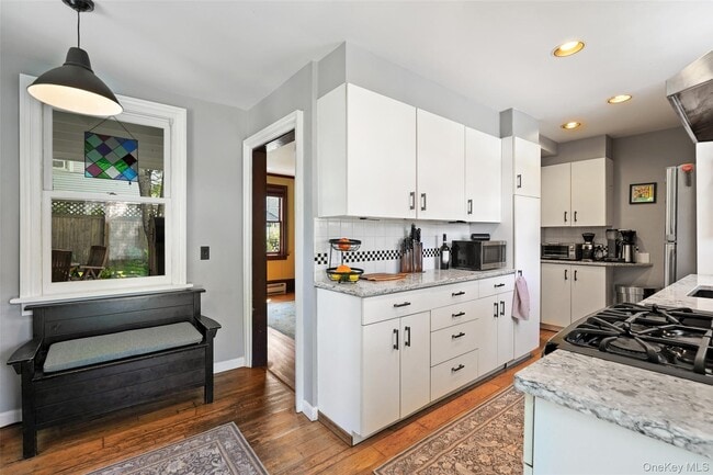 Photo - 4 1st St