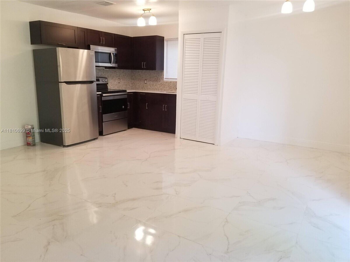 Photo - 5641 NW 15th St Unit 2