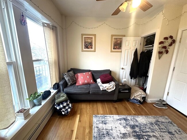 Building Photo - 1056 Cambridge St Unit 2F