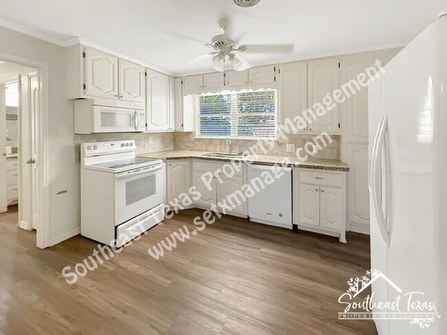 Photo - 2749 Rose Ave