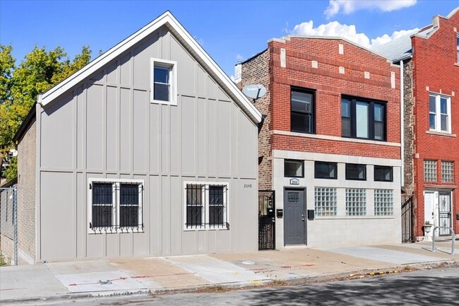 Building Photo - 2048 W 21st St Unit 2