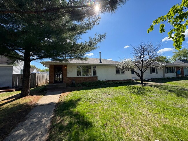 Photo - "Charming 3-Bed Oasis with Fireplace & Finished Basement in Richfield!"