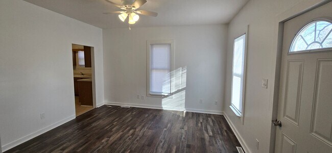 Photo - Remodeled 2 bedroom with Garage & small fe...