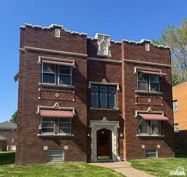 Building Photo - 328 W Columbia Ave Rental