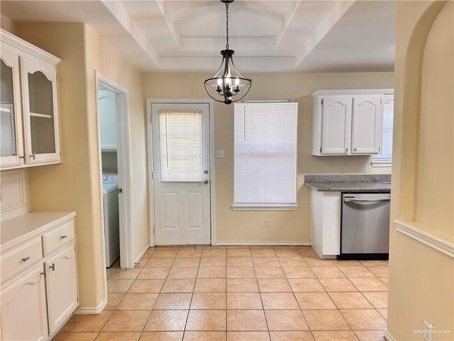 1913 W Western Dr Unit 2