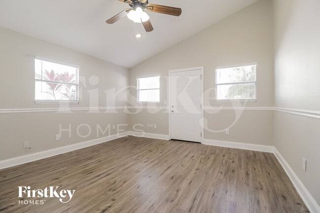 Photo - 522 Whittingham Pl