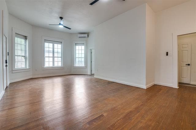 Building Photo - 610 W 9th St Rental