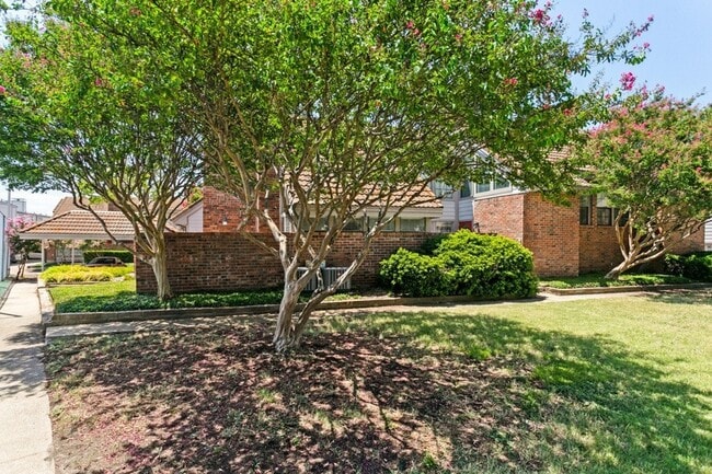 Photo - 18240 Midway Rd