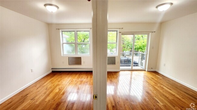 Building Photo - 48-10 58th Ln Rental