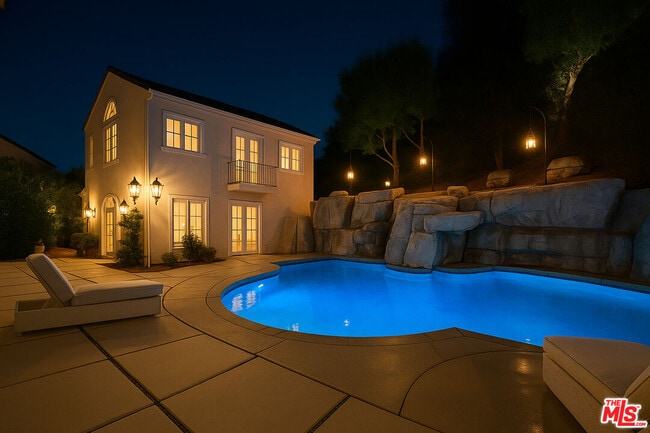 Building Photo - 1174 Coldwater Canyon Dr