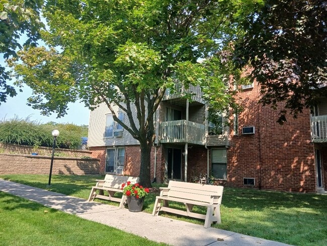 Photo - Lakeview Village