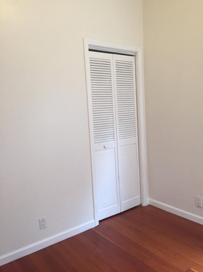 Photo - 1234 Union St