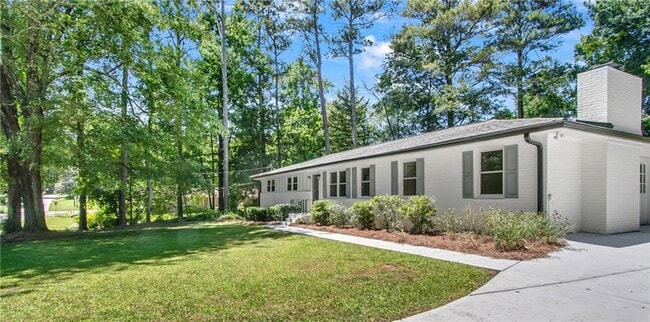 Photo - 1348 Ridgewood Dr SW