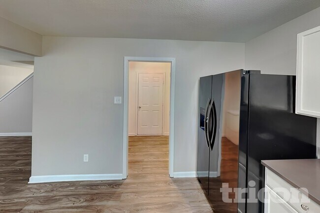 Photo - 1362 Cadre Cir