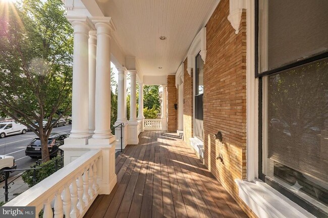 Photo - 2009 Columbia Rd NW Unidad 5