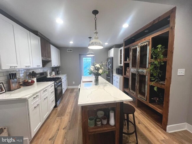 Photo - 1929 Dudley St