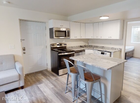 Photo - 943 Dewey Ave Unit 1