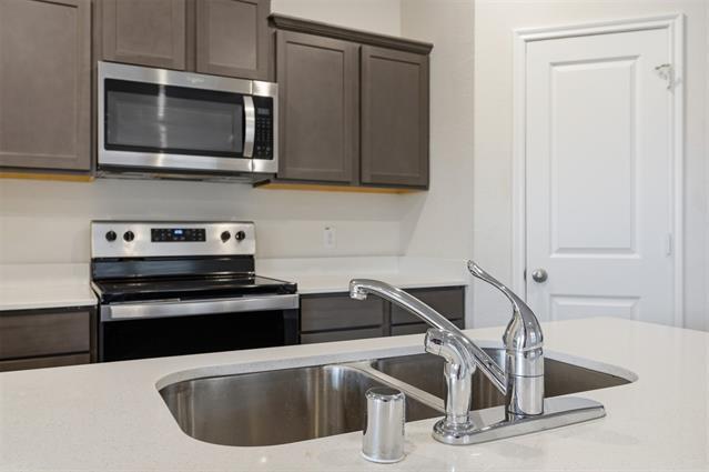 Photo - 805 Trough St