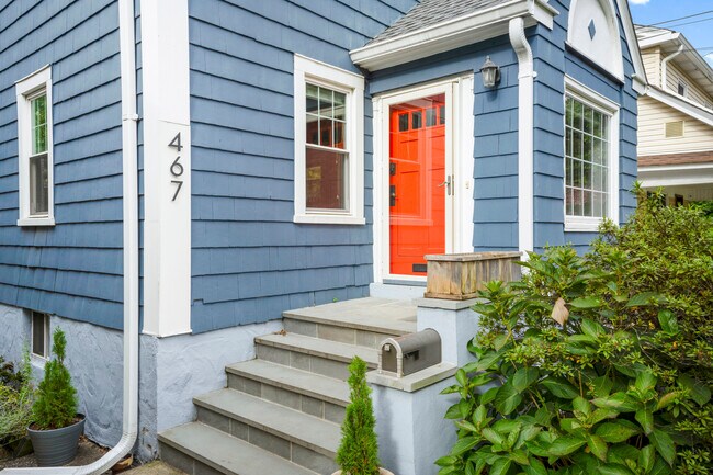 Photo - 467 Pelhamdale Ave