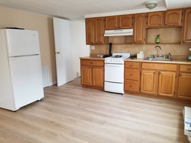 Área de cocina - 608 E Penn St Unidad 1st Fl
