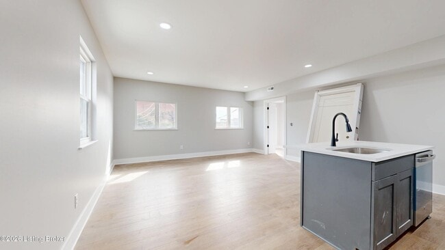 116 Bauer Ave Unit 201