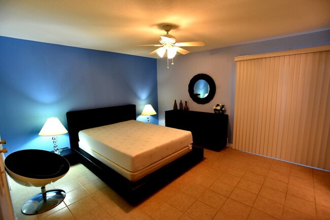 Photo - 2201 Fountain View Dr Unidad 23F