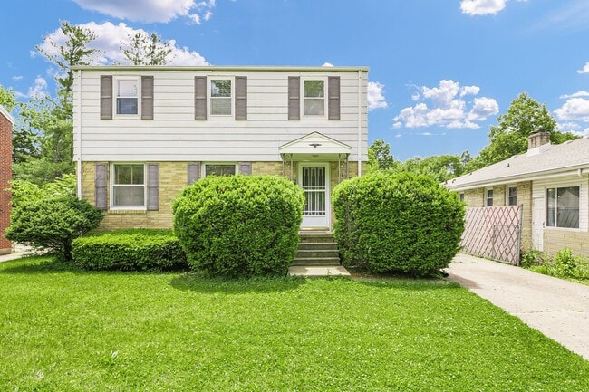Building Photo - 3 Bedroom Home Located Near Shopping, Dini...
