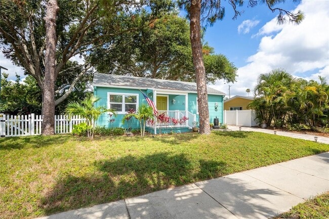 Photo - 2709 Upton St S