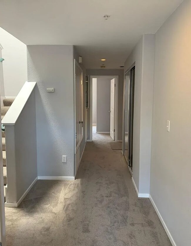 Photo - Beautiful 3 Bedroom Condo in Gated Community – San Francisco! Unidad Stoneridge