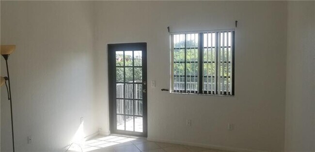 Photo - 2801 Riverside Dr Unit 407