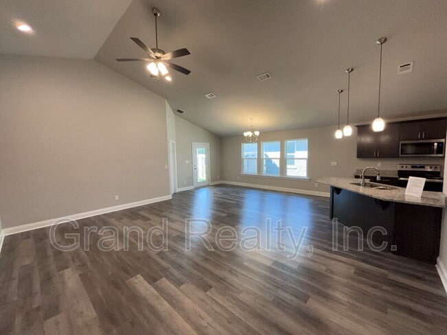 Photo - 4483 Watkins St