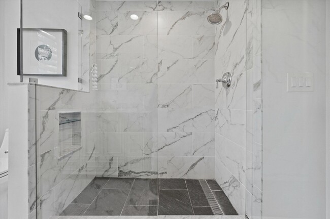 Photo - 11842 Pebblewood Dr Unit 102