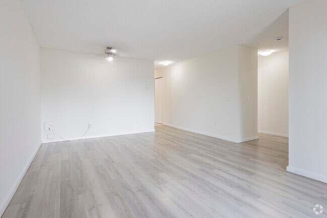 1BR, 1BA -595SF - Glenbow Manor