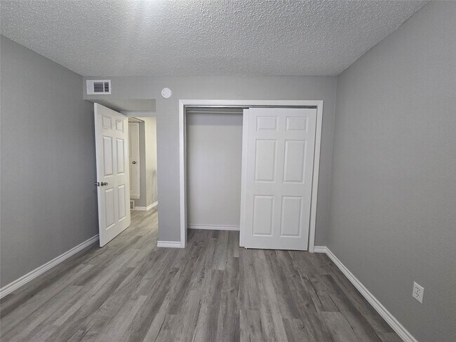 911 Avenue K Unit 11
