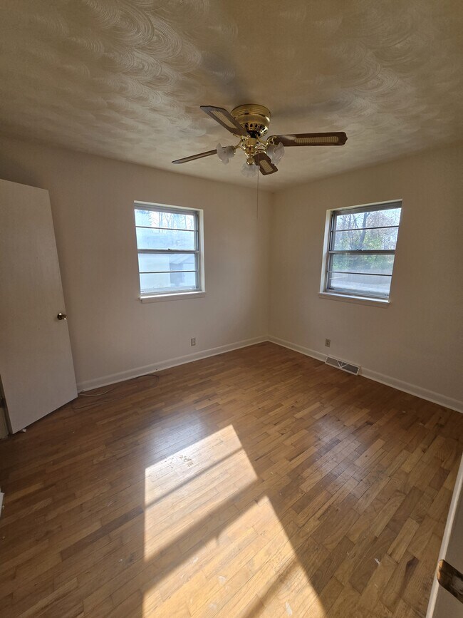 Photo - 1320 E Livingston St